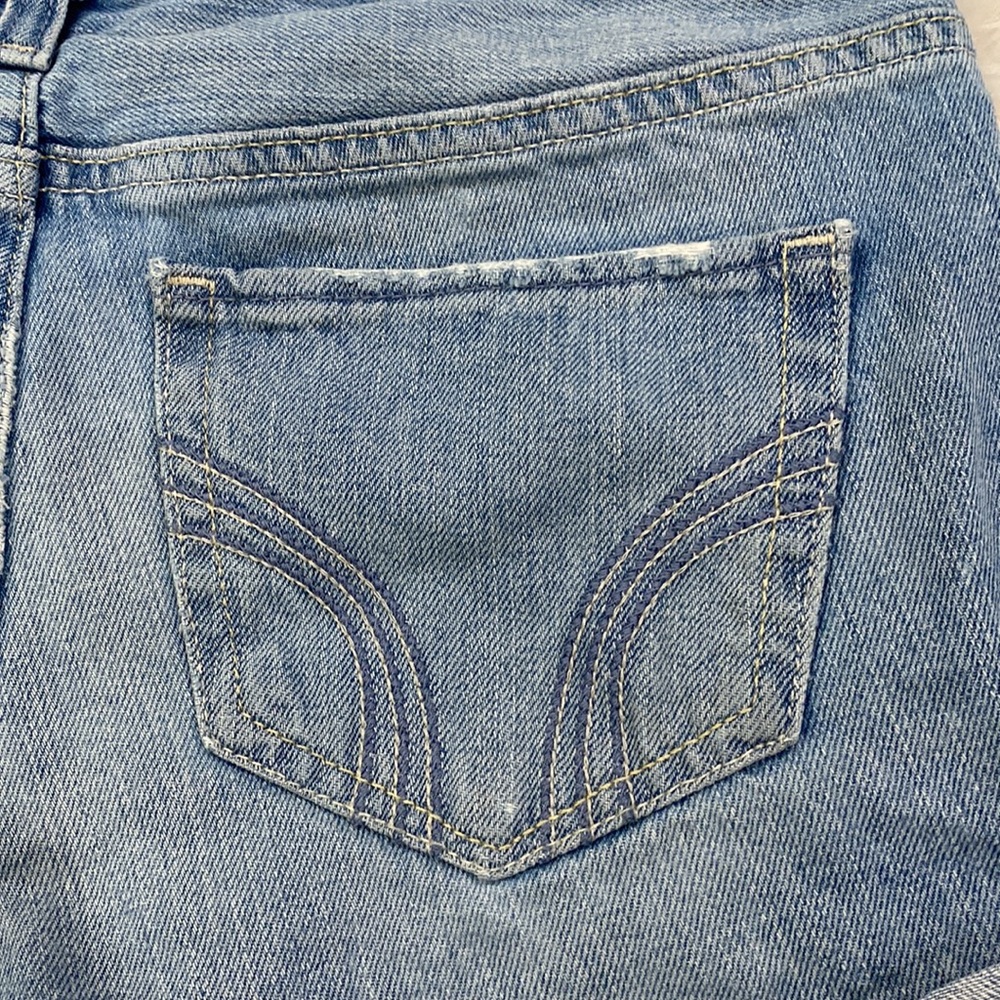 Hollister Short - Picture 4 of 8